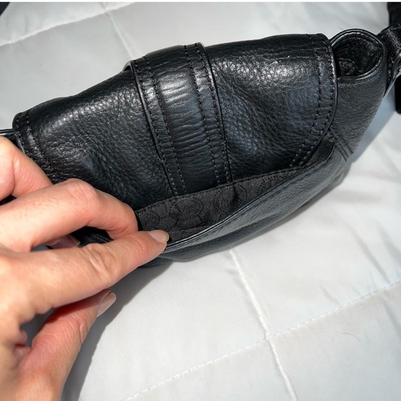 Michael Kors Black Crossbody Bag with Gold Clasp - Picture 7 of 15